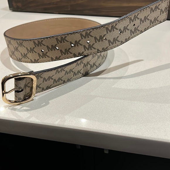 Ladies Michael Kors Belt - Picture 1 of 2